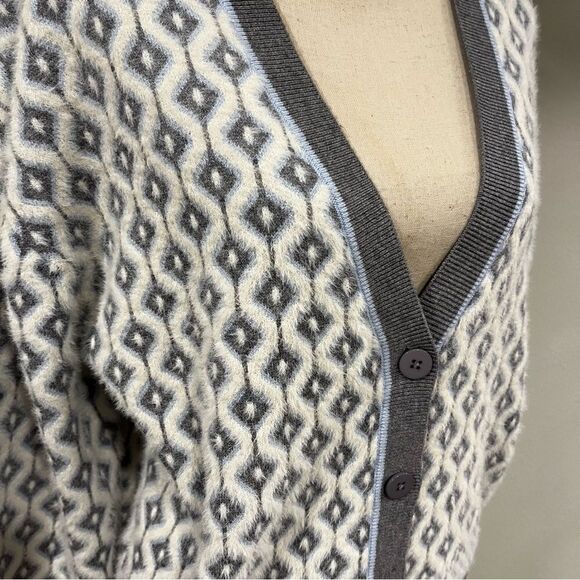 Cupcakes and cashmere button down geometric print cardigan - Picture 3 of 13